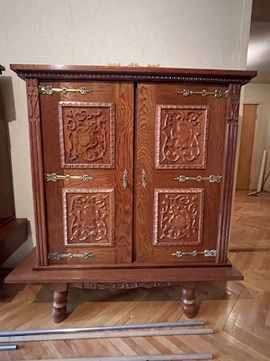 Mobilă vintage nefolosită. 