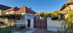 Casă cu PERSONALITATE, curte GENEROASĂ şi potenţial MARE    Beiuş, str. Alexandru Ioan Cuza - imagine 2
