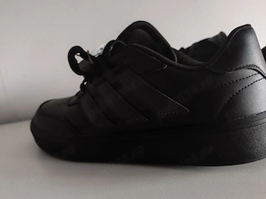 Adidas original model Courtblock