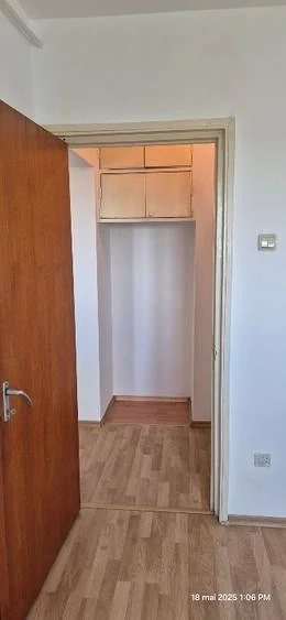 Apartament 2 camere de vânzare recent zugrăvit. - imagine 11