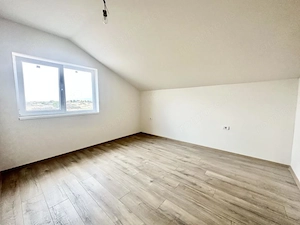 Duplex cu 4 camere - 100 mp utili - 320 de teren - Mosnita - imagine 12