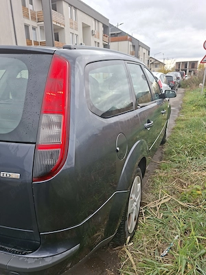 Vând Ford focus 2007 , 1,6 tdi , diesel stare bună , itt valabil  - imagine 6
