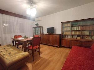 Apartament 2 camere de închiriat chiar în Piața Iancului, metrou în fața scării, luminos - imagine 2