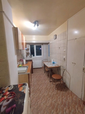 Apartament 2 camere de închiriat chiar în Piața Iancului, metrou în fața scării, luminos - imagine 3