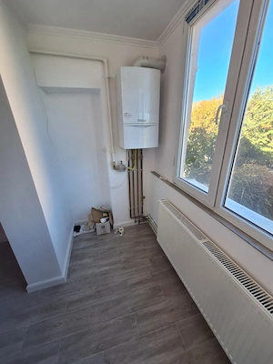 Gata de mutat-Lipovei-3 camere.Decomandat, etaj 3, renovat, bloc izolat, centrala, 2 bacoane inchise - imagine 6