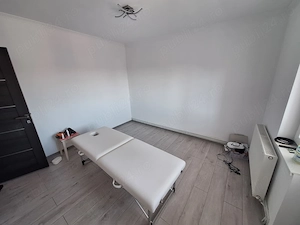Gata de mutat-Lipovei-3 camere.Decomandat, etaj 3, renovat, bloc izolat, centrala, 2 bacoane inchise - imagine 12