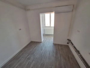 Gata de mutat-Lipovei-3 camere.Decomandat, etaj 3, renovat, bloc izolat, centrala, 2 bacoane inchise - imagine 5