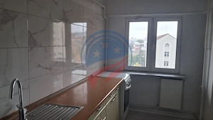 Apartament 4 camere, decomandat, etaj 3, zona Ramada