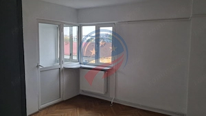 Apartament 4 camere, decomandat, etaj 3, zona Ramada - imagine 7