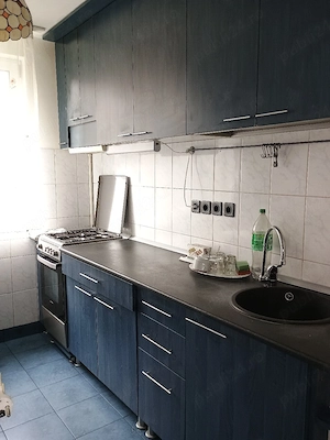 Închiriez apartament cu doua camere mobilatin zonta Titan Potcoava  - imagine 6
