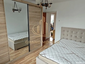 Apartament 3 camere semidecomandat