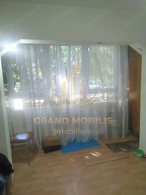Apartament de vânzare 3 camere si beci