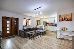 Casa parter, renovata, mobilata, gradina amenajata, str Petofi Sandor-Dumbravita - imagine 3