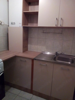 Proprietar închiriez garsonieră confort 1 Piața Bălcescu  - imagine 2