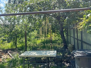 Casa de vanzare 3 apartamente zona Lipovei