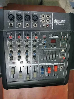Stație de amplificare cu 2 boxe