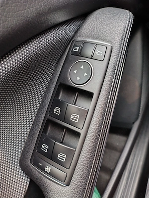 Vând Mercedes Gla 180 automat  - imagine 9