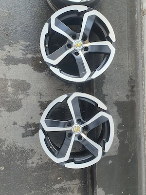 Dotz Hanzo Germania, 5x114,3, j8x17, ET 35, gaura centrală 71,6