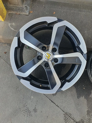 Dotz Hanzo Germania, 5x114,3, j8x17, ET 35, gaura centrală 71,6 - imagine 5