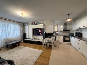 Apartament cu 3 camere, 64 mp, zona Tractorul 
