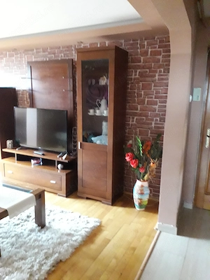 Disponibil pt.inchiriat,pe Bd.Decebal,zona Semiluna-Vivo, aparatament cu 3 camere, mobilat,utilat.
