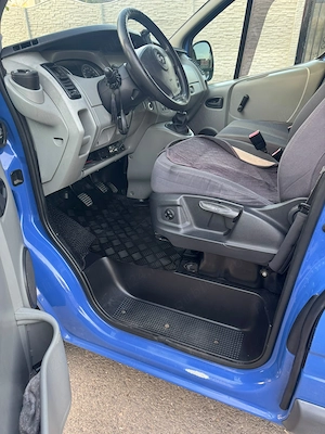 ***PROPRIETAR*Opel Vivaro*an 2005*1.9 CDTi*8+1 Locuri*244.000 Km*Euro 3*** - imagine 5