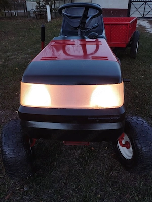 Tractoras gazon marca Muray 12Cp cu remorca tabla 500 Kg stare impecabila functionare foarte buna .  - imagine 3
