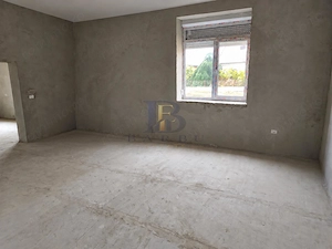 Proprietate cu potential investitional in Pischia  190 mp utili, teren 1000 mp - imagine 4