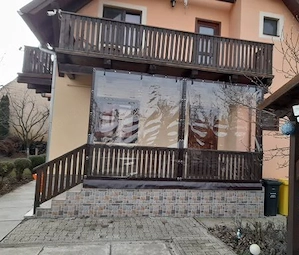 Casă de vânzare
