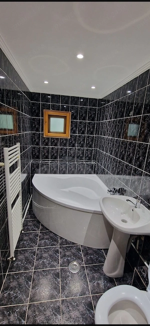 Închiriez apartament 3 camere - imagine 8