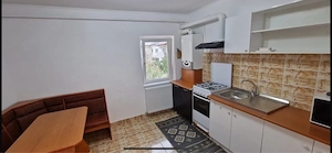 Închiriez apartament 3 camere - imagine 9