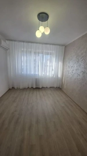 Garsoniera de vanzare zona Cet, Renovata, etaj 1 - imagine 3