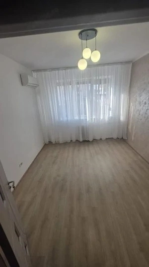Garsoniera de vanzare zona Cet, Renovata, etaj 1