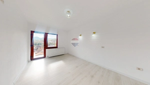 Casă / Vilă cu 15 camere de vânzare în zona Brebina - imagine 6