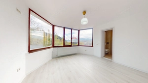 Casă / Vilă cu 15 camere de vânzare în zona Brebina - imagine 19