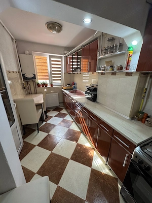 Apartament cu 3 camere de vânzare - imagine 2
