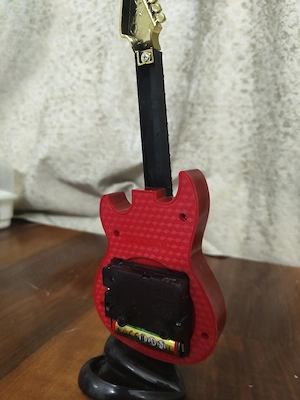 Ceas de masă decorativ în formă de chitară   Funcțional