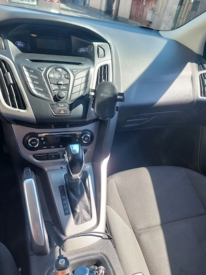 Vând Ford Focus 1.6 benzina 2013 - imagine 4