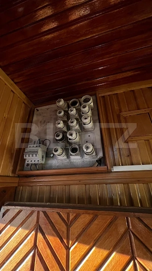 Se vinde casă in orașul HAȚEG – cu etaj, mansardă, piscină și garaj.  - imagine 4