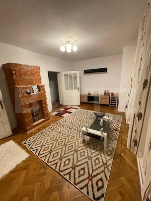 Se vinde casă in orașul HAȚEG – cu etaj, mansardă, piscină și garaj.  - imagine 5