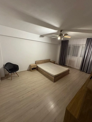 Inchiriez apartament o camera Zona Judetean