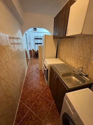 Inchiriez apartament o camera Zona Judetean - imagine 4
