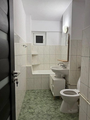 Inchiriez apartament o camera Zona Judetean - imagine 3