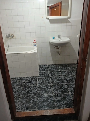 Inchiriez apartament 2 camere in zona Maria , proprietar - imagine 4