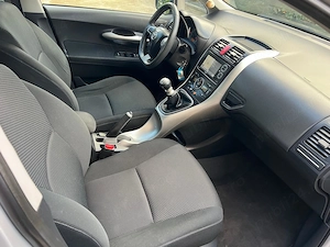 Toyota AURIS 2013 1,4D4d -Euro5,6+1 viteze,Consum 4l 100km, Dubluclimatronic, Navigatie Mare,  - imagine 4
