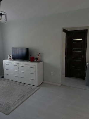 Închiriez apartament  - imagine 3
