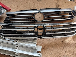 grila Passat b8 