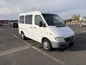 Vand Mercedes Sprinter 8+1 locuri cu o conversie minima pentru turism si camper