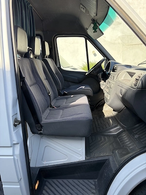 Vand Mercedes Sprinter 8+1 locuri cu o conversie minima pentru turism si camper - imagine 5