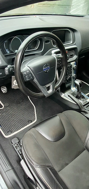 Vand Volvo V40 R-Design - imagine 6